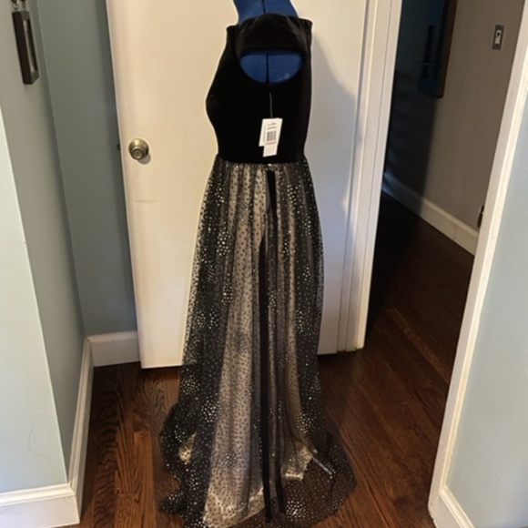 Women's Long Off the Shoulder a-Line Formal Ballgown Dress Size 10 - Picture 2 of 5